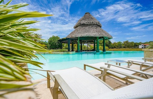 Playa Blanca Apartamento | Steps to Puntarena Beach Club and Restaurants - Amazing Location - Sleeps 9