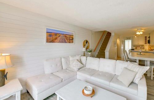 Dewey Beach Apartamento | Steps to Rehoboth Bay Marina! Condo with Pool Access