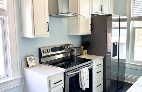 Highlands Casa | Steps to Restaurants, Nightlife, Shops~PacMan/King Bed~Bardstown Rd/Highlands