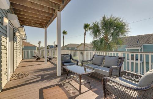 Pirates Beach Casa | Steps to Sand Pirates Beach House in Galveston!