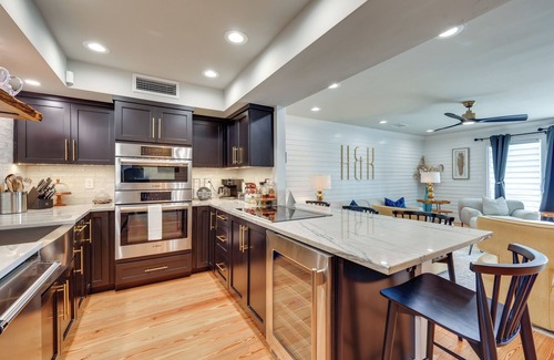 Jacksonville Beach Apartamento | Steps to Sand: Townhome w/ Balcony in Jax Beach!