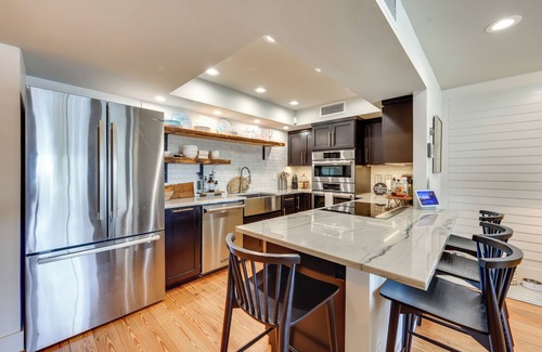 Jacksonville Beach Apartamento | Steps to Sand: Townhome w/ Balcony in Jax Beach!