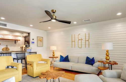 Jacksonville Beach Apartamento | Steps to Sand: Townhome w/ Balcony in Jax Beach!