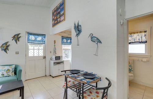 Indian Rocks Beach Cabaña | Steps to Seawall: Cozy Indian Rocks Beach Cottage