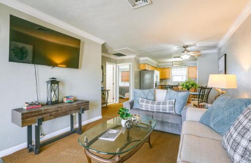 Mid Island Apartamento | Steps to Shore Cozy Condo in Fort Myers Beach!