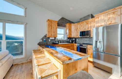 Westport Casa | Steps to Shore Family Beach Getaway in Westport