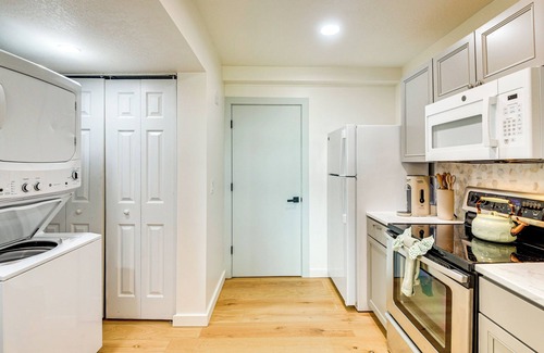 Flagler Beach Apartamento | Steps to Shore: Studio w/Patio in Flagler Beach