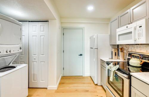 Flagler Beach Apartamento | Steps to Shore Studio with Patio in Flagler Beach