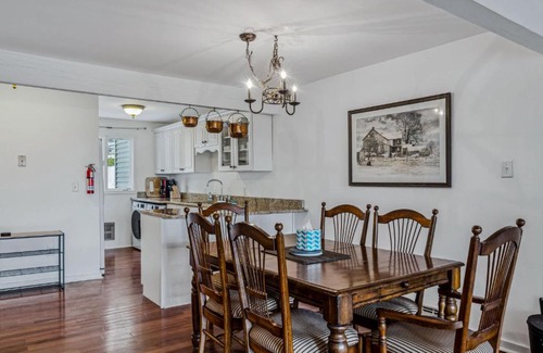 West Hartford Casa | Steps to Ski Trail Fireplace - Kingswood 1B
