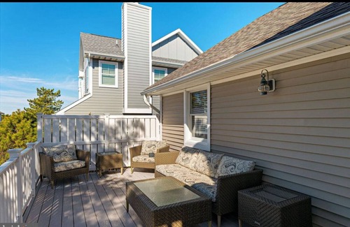 Sussex County Casa | Steps to the beach! 6-bed/5 bath newly renovated house in S Bethany Beach!