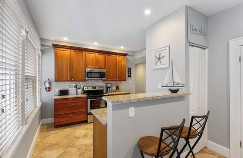 North End Condominio | Steps to the Beach & Boardwalk - Pet Friendly!