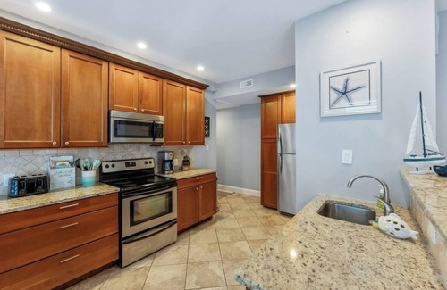 North End Condominio | Steps to the Beach & Boardwalk - Pet Friendly!