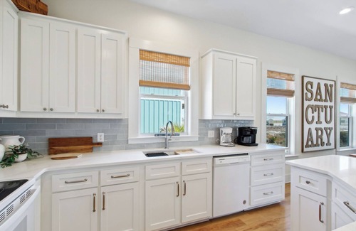 Morgantown Casa | Steps to the Beach - Gulf Views - Tennis & Pickleball - Swimming Pool