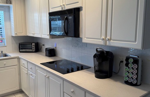 Ormond Shores Estates Casa | Steps to the beach & close to International speedway, Daytona & Flagler beach,