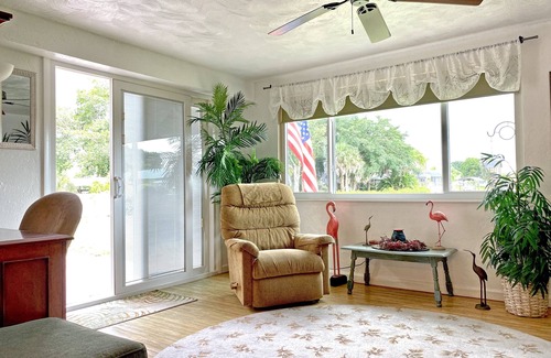 Englewood South Casa | Steps to the Gulf in Your own backyard