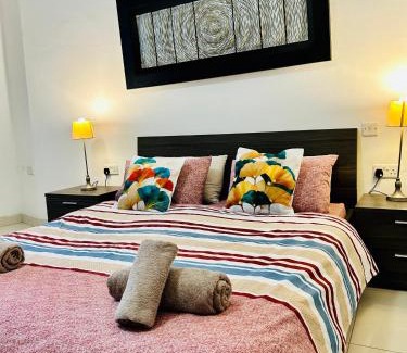 Gzira Apartamento | Steps to the Sea 1-BR Central Apartment