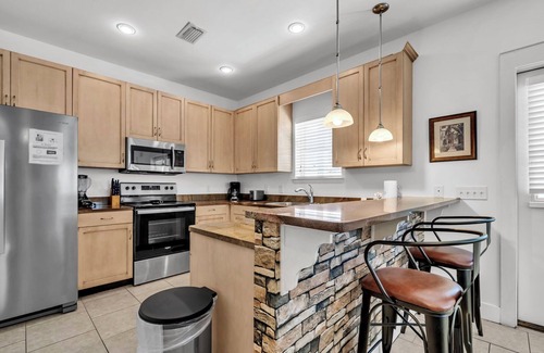 Bel Air Casa | 🏖️Steps to the Beach | Free Parking | Community Pool | Seaview Village #8🏖️
