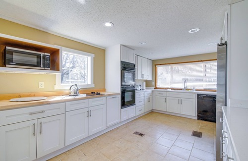 Tunica Cabina | Steps to Tunica Lake: Outdoor Retreat w/ Fire Pit
