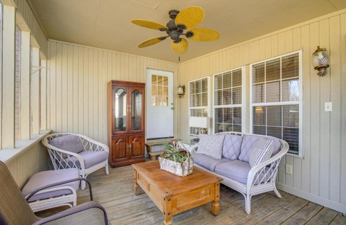 Tunica Casa | Steps to Tunica Lake Outdoor Retreat with Fire Pit