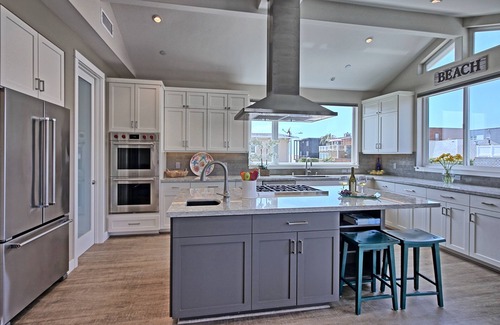 Pierpont Bay Casa | StepsToSand & Local Spots! Ocean Views W/Balconies