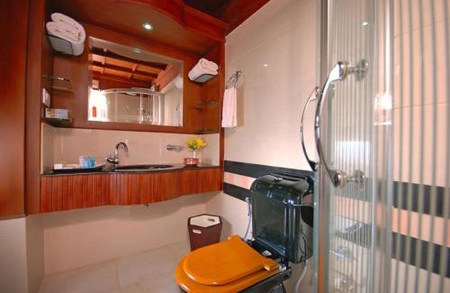 Sea View Ward Alquiler De Eote | Sterling Houseboats Lake Palace, Alleppey