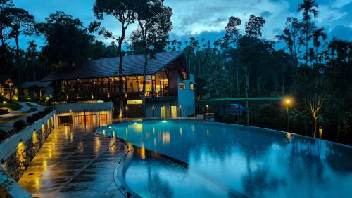 Meppadi Complejo | Sterling Lontano Waterfront Wayanad