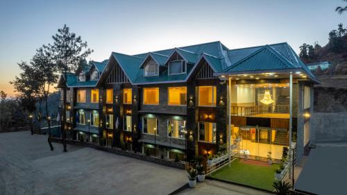 Shimla Complejo | Sterling Shivalik Chail