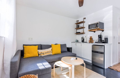 Arbolago Apartamento | Stewart Studio- Private yard and lake access