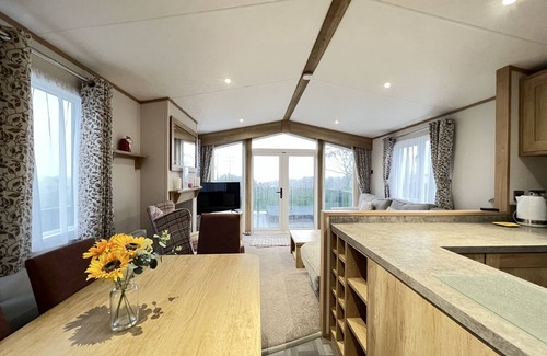 St. Andrews Cabaña | Stewarts Resort Lodge 23 - a lodge that sleeps 6 guests in 3 bedrooms