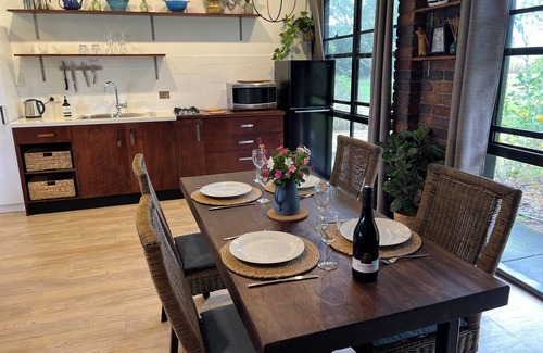 Empire Vale Apartamento | Sth Ballina. Peace, nature, river, beach. Big, modern studio with everything.
