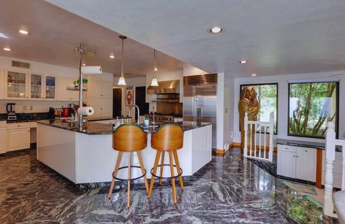 Canfield Casa | Stien Oasis: Heated Indoor Pool Oasis With Theater, Bar&Tennis Court.