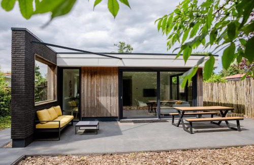 Baarland Casa | Stijlvol ingerichte (4 pers.) bungalow in Baarland