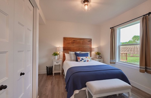 Amity Otro | Nuevo listado: 3 dormitorios, 3 baños Casa de campo entre los viñedos de Eola-Amity Hill