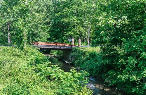 Pittman Center Casa | Still Waters Studio by Stony Brook Cabins