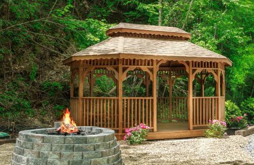 Pittman Center Casa | Still Waters Studio by Stony Brook Cabins