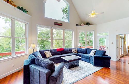 Goodview Casa | Still Waters