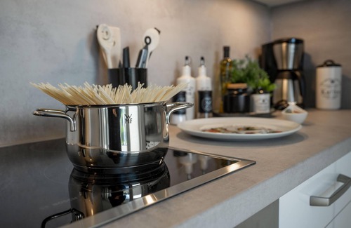Busum Apartamento | Stillvoll Eingerichtete Ferienwohnung mit Sauna, Kamin, Terrasse und Waschtrockn