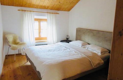 Sent Apartamento | Stilvolle 2,5 Zimmer, Ferienwohnung in Sent