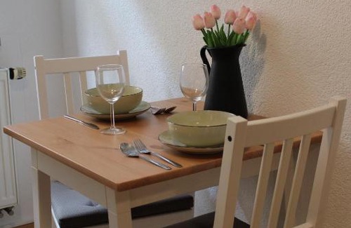 Bad Schandau Apartamento | Stilvolle Altbauwohnung - Parkplatz, WLAN, Netflix, Zentrum Bad Schandau