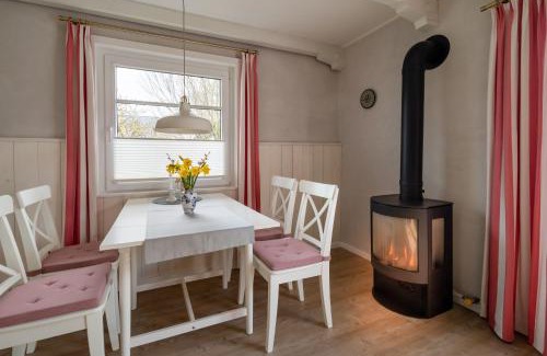 Suederhafen Apartamento | Stilvolles Kapteins Cottage mit Kamin - Inge