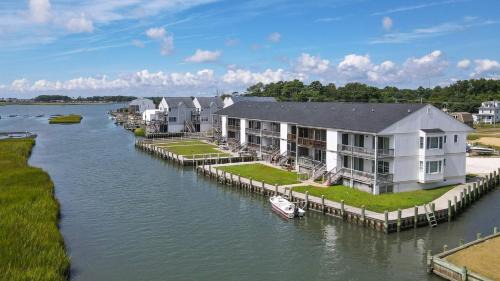 Chincoteague Casa | Stingray - Waterfront & waterside balcony!