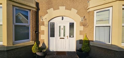 Newtongrange Casa | Stobhill 2 Bedroom House with sofa bed OR Stobhill 2 Bedroom Apartment - Gorebridge