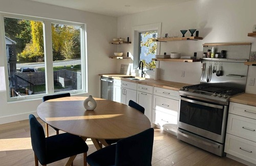 Stockbridge Casa | Fabulous In-town Stockbridge Pied-á-Terre, pet friendly!