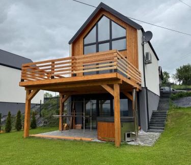 Ciezkowice Casa | Stodoła skamieniałe wzgórze