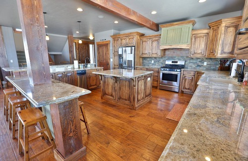 Fish Haven Casa | Stokes Casa - Perfect for large groups, with pool, hot tub & beach access!