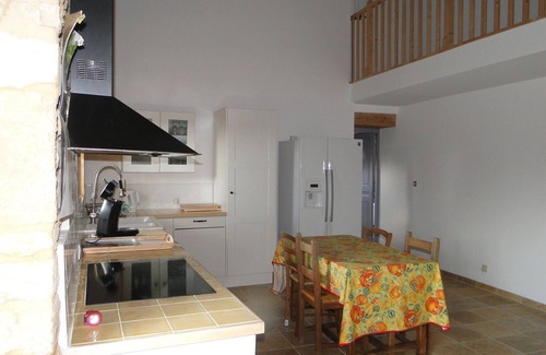 Coux-et-Bigaroque-Mouzens Casa | Stone house, comfortable, authentic renovation, with pool
