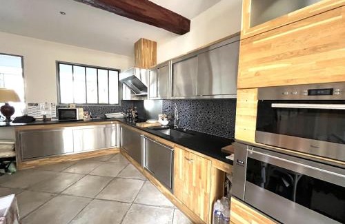 Condom Casa | Stone and elegant house on central place