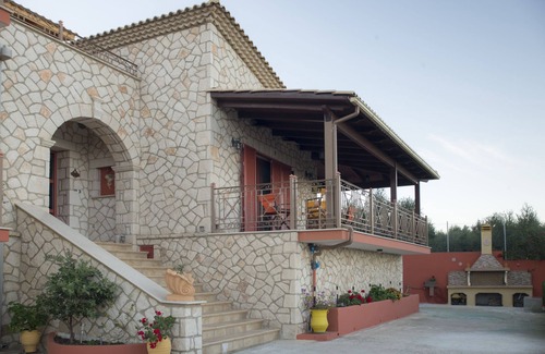 Lagopodo Villa | Villa tradicional de piedra