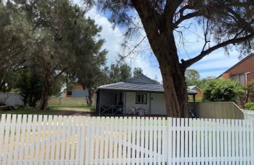 Mandurah Casa | Stone Cottage - Close to beach and estuary