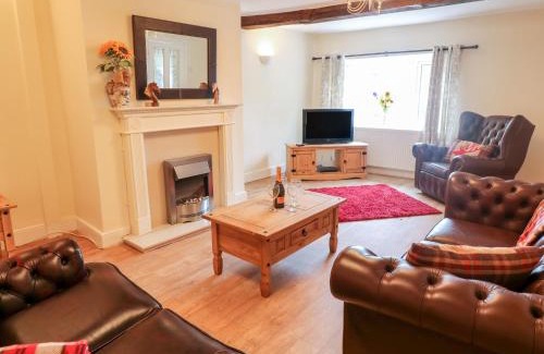 Hoylandswaine Casa | Stone Farm Cottage